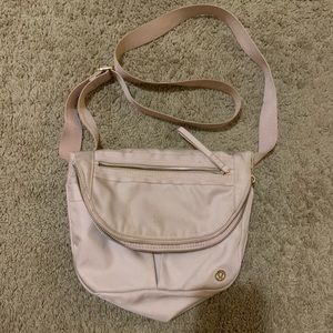 Lulu lemon 5L crossbody